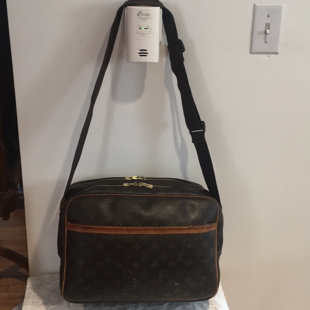 Louis Vuitton monogram shoulder bag